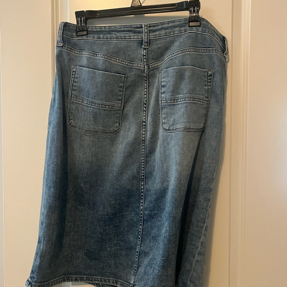 KUT - Rose Button Front Pocket Skirt - Picture 3 of 5